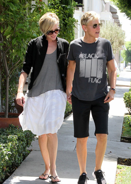 *EXCLUSIVE* Ellen DeGeneres and Portia de Rossi : Quality Time in West Hollywood